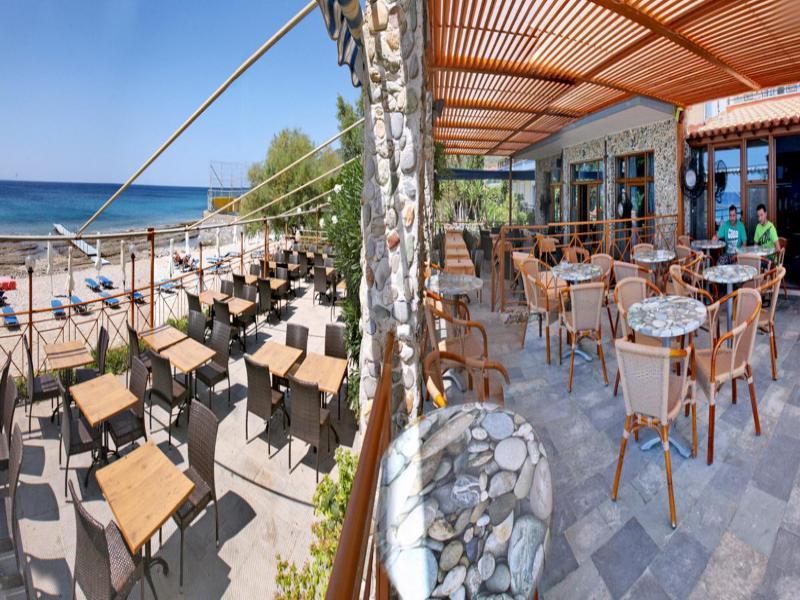 Pebble Beach Hotel Plomári Kültér fotó