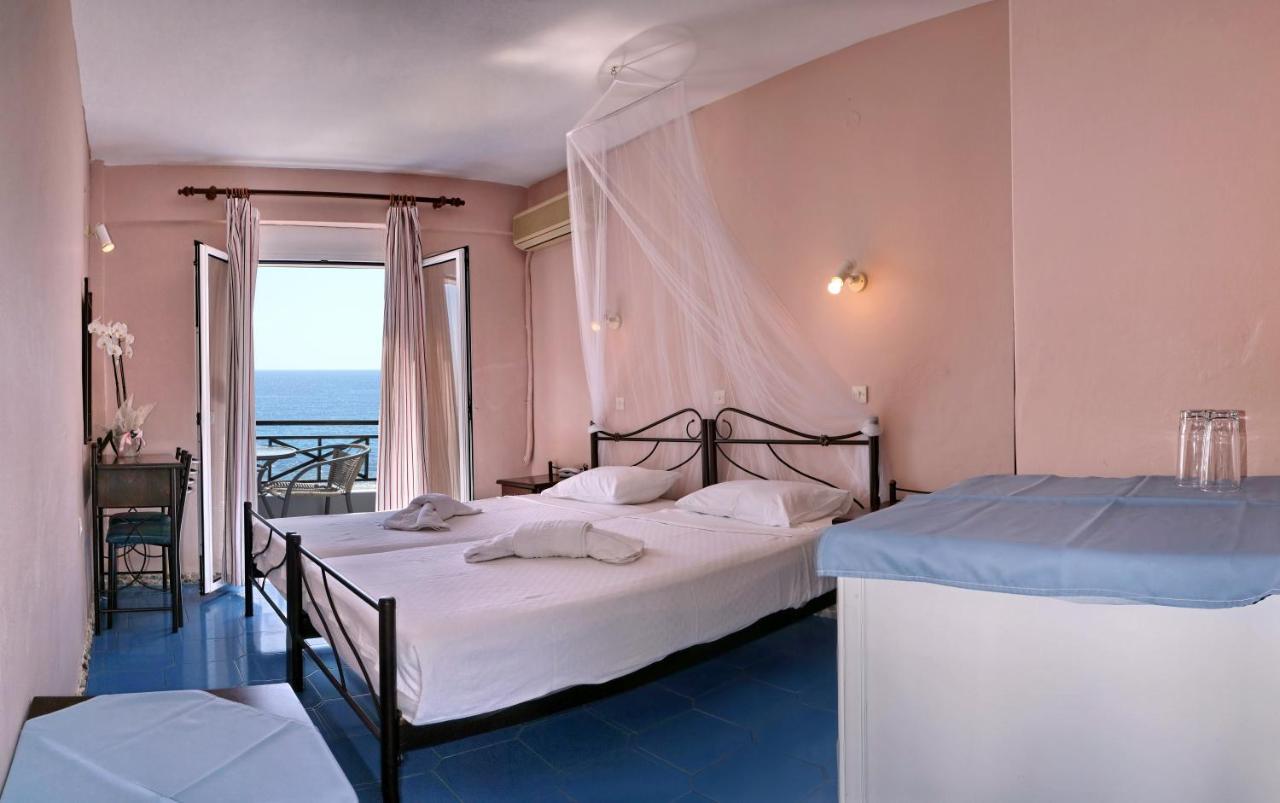 Pebble Beach Hotel Plomári Kültér fotó