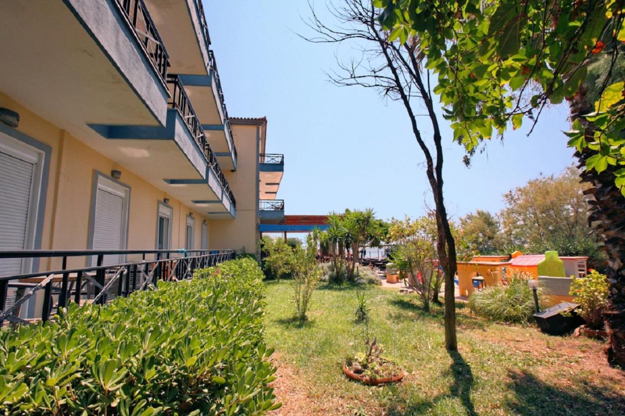 Pebble Beach Hotel Plomári Kültér fotó