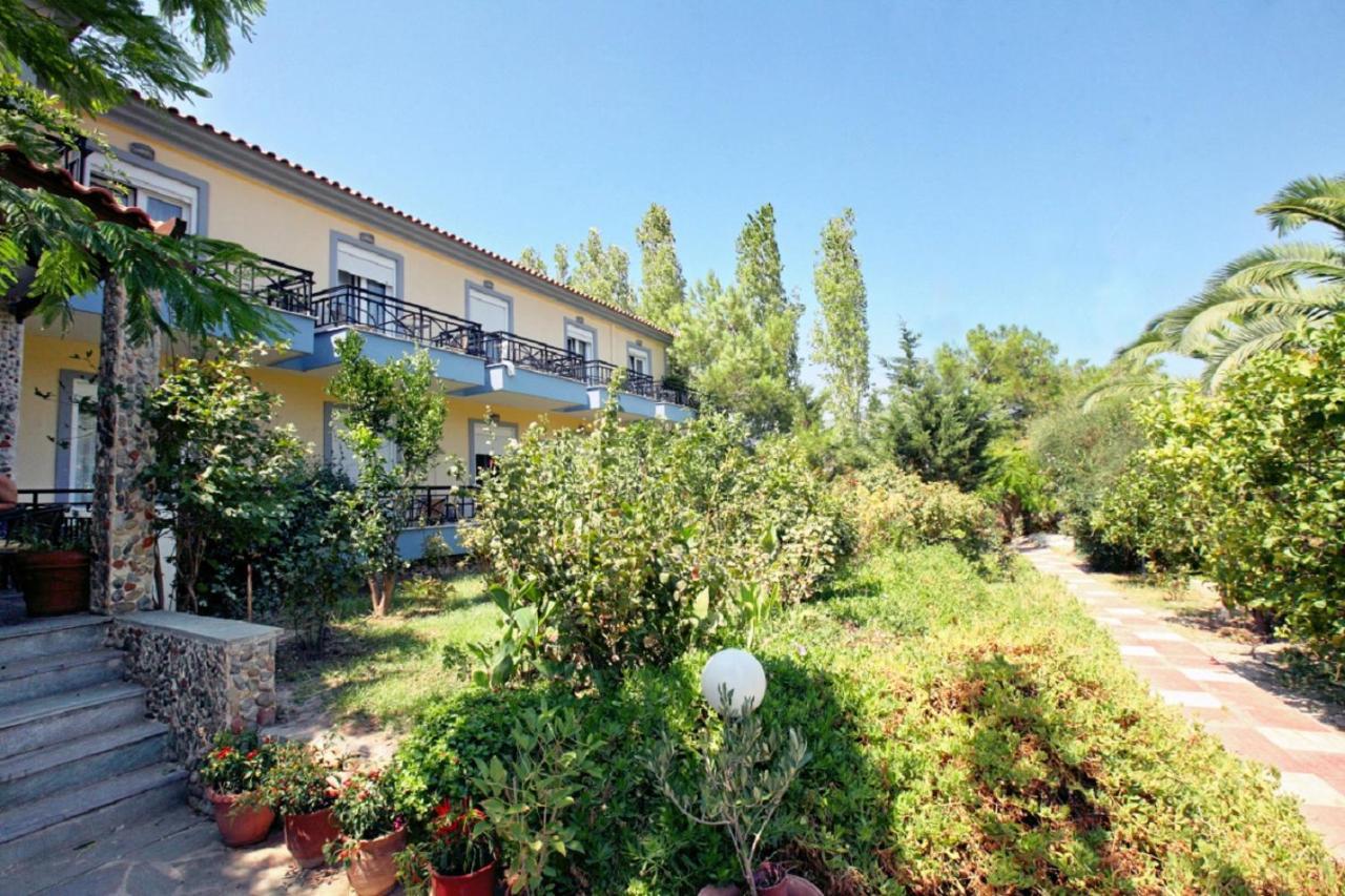 Pebble Beach Hotel Plomári Kültér fotó